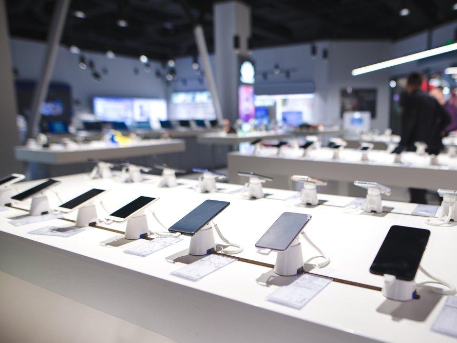 Akıllı telefon fiyatlarında son durum! En çok fiyatı değişen model Apple mı Samsung mu?