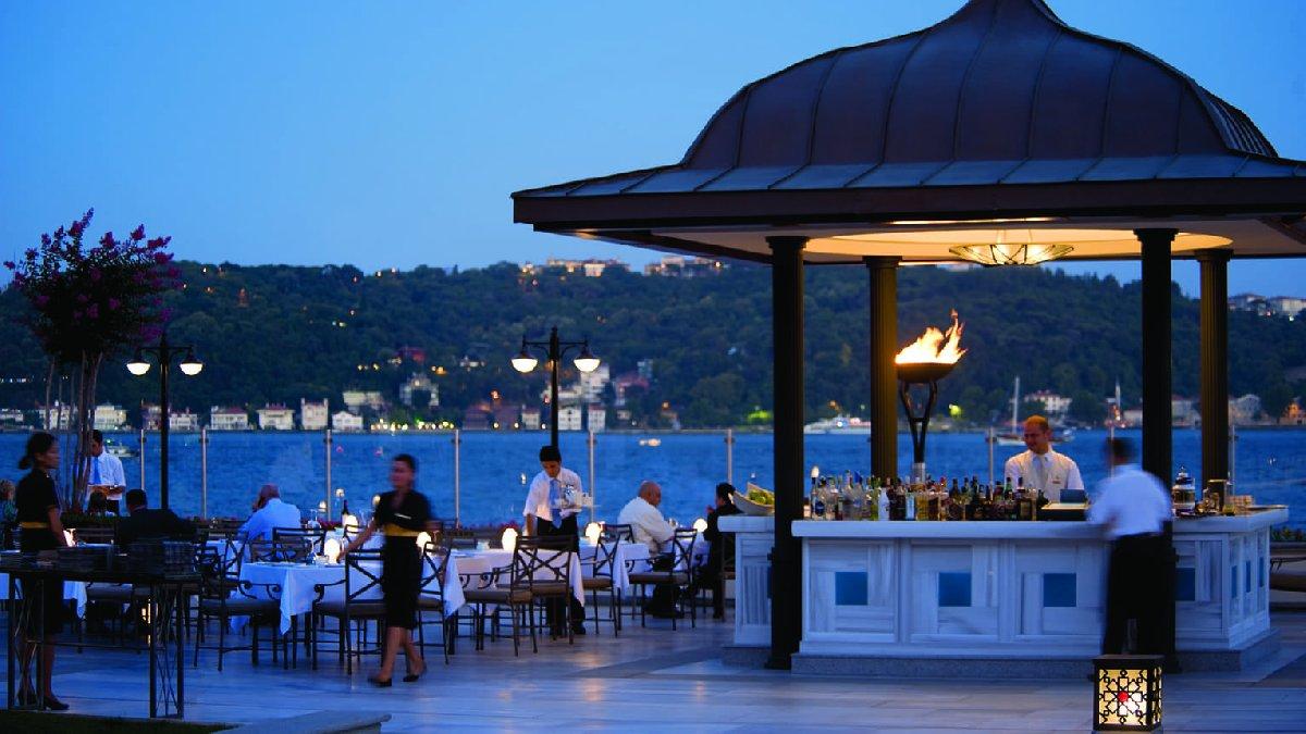 İstanbul'un ünlü otelinde sandalyeye oturmak 30 TL! 