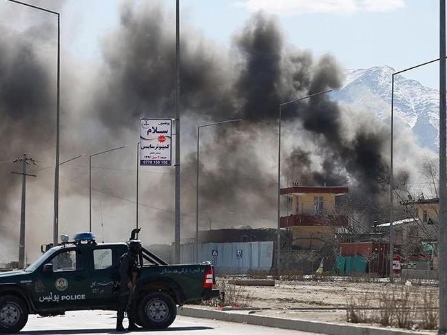 Afganistan'da bakanlık binasına saldırı! Ölü ve yaralılar var