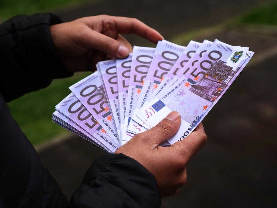 500 euroluk banknotların Cuma günü basımı son bulacak
