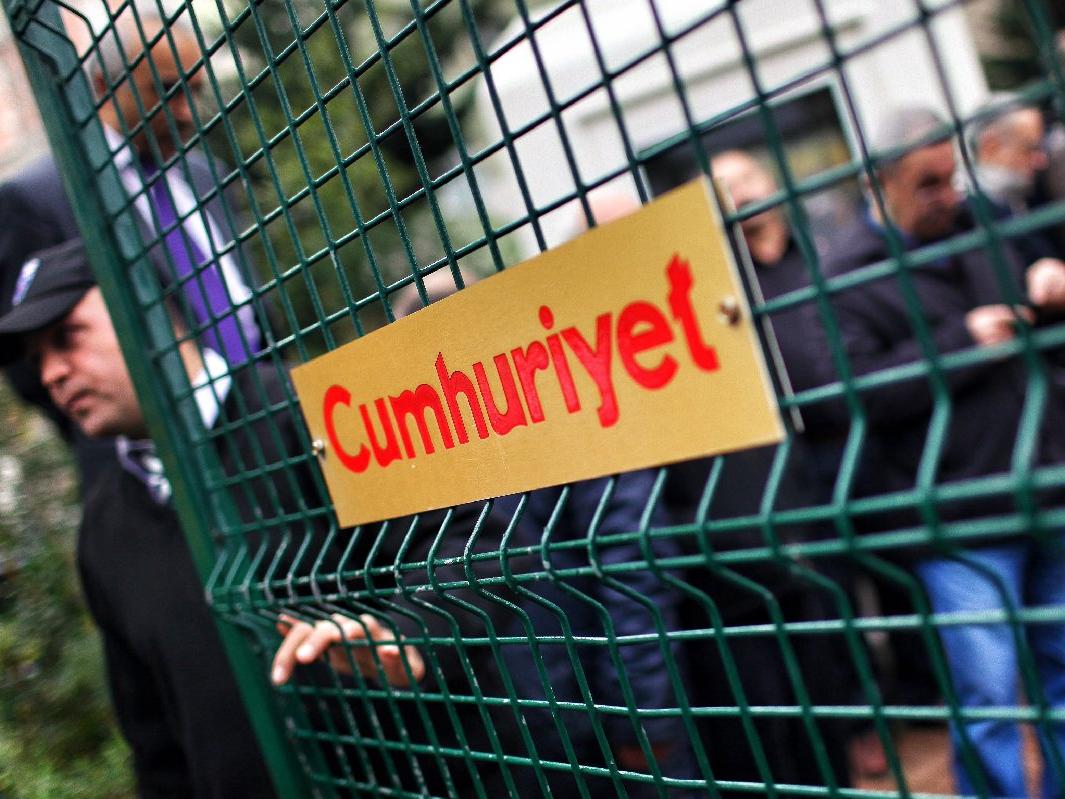 Cumhuriyet gazetesi çalışanlarının cezaevi süreci başladı
