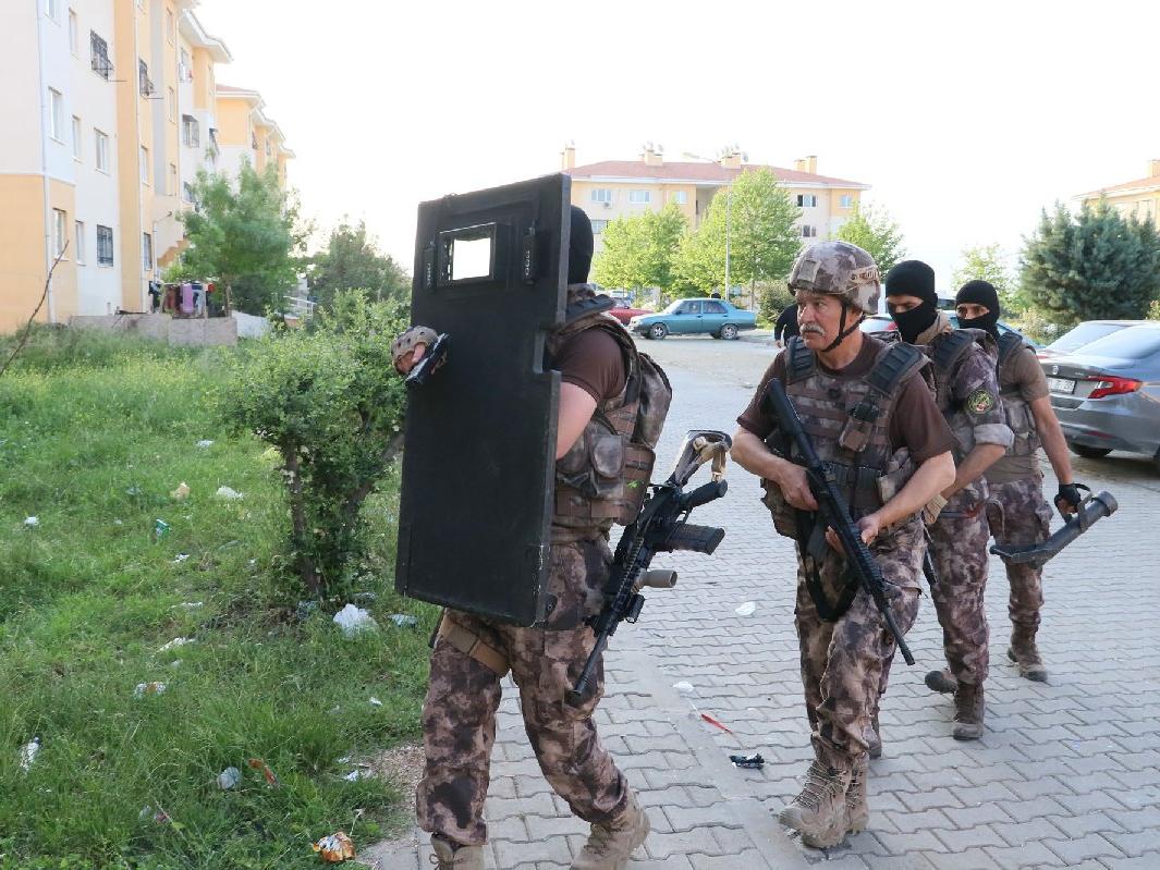 Adana ve Şanlıurfa'da terör operasyonu