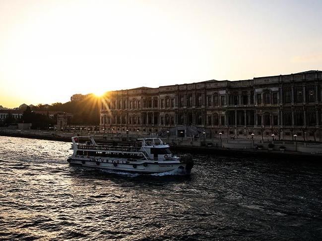 İstanbul'un vazgeçilmezi: Gün batımında tekne turu