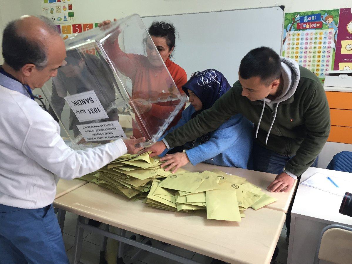 Sonucu bilmeyen Anadolu Ajansı 'geçersiz oyları' bildi