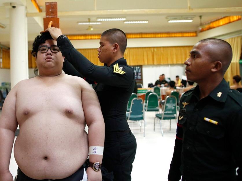 Tayland'da asker kuyruğu: Trans birey sıraya girdi
