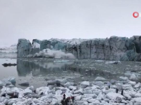 Turistler ölümden koşarak kaçtı