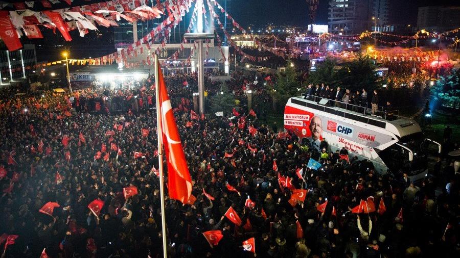 Seçim gecesi Türkiye'de yaşananlar