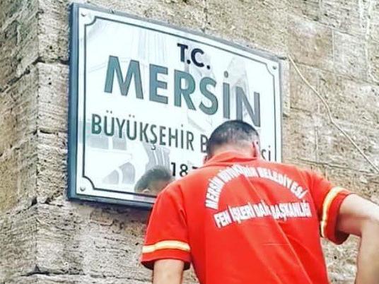 Mersin Büyükşehir tabelasına T.C. eklendi