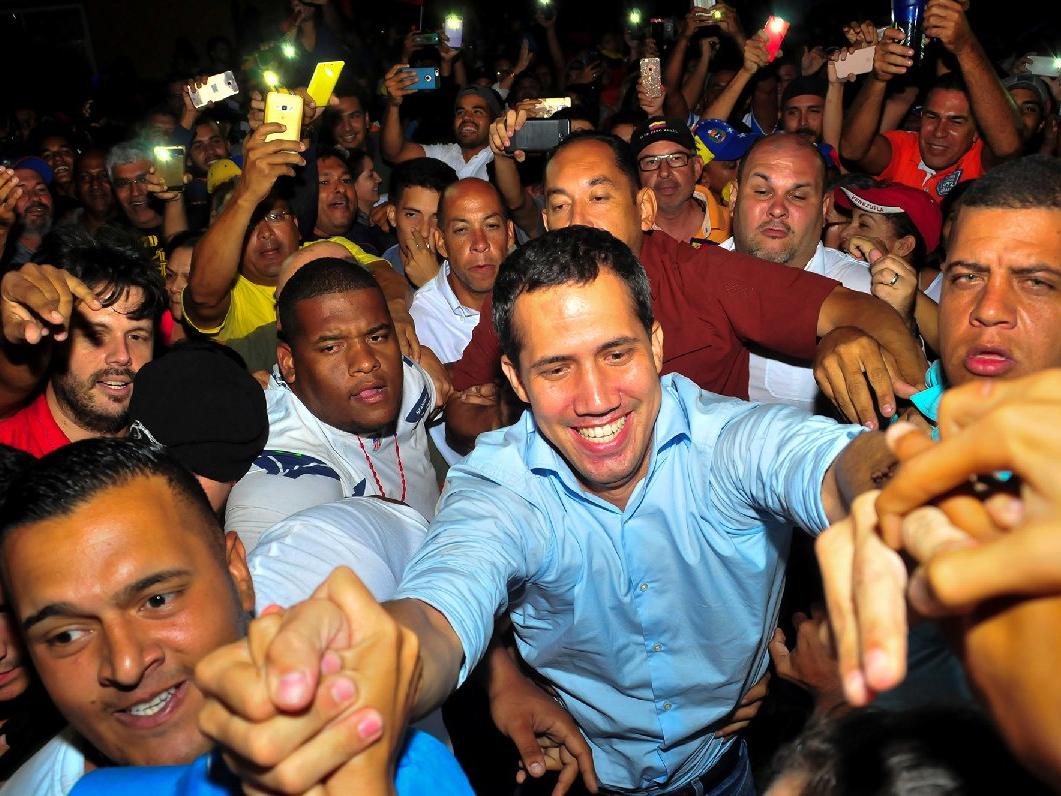 Venezuela’da kalkışmaya katılan milletvekillerinin dokunulmazlığı kaldırılacak