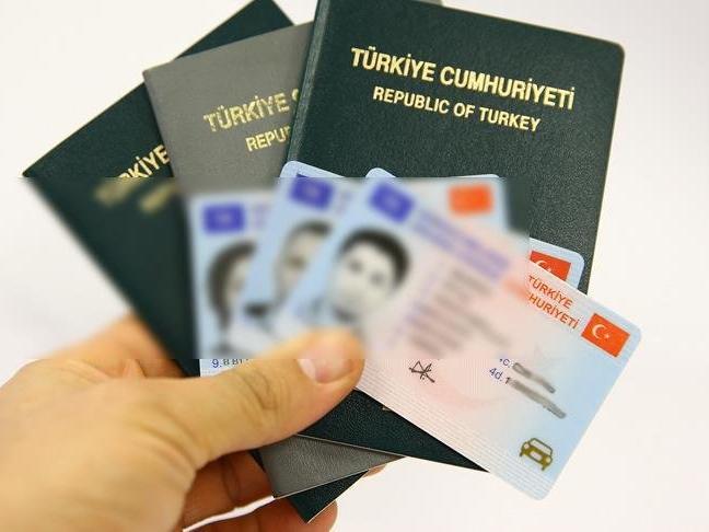Ehliyet, kimlik ve pasaportta yeni dönem başlıyor! 3'ü bir yerde uygulaması...