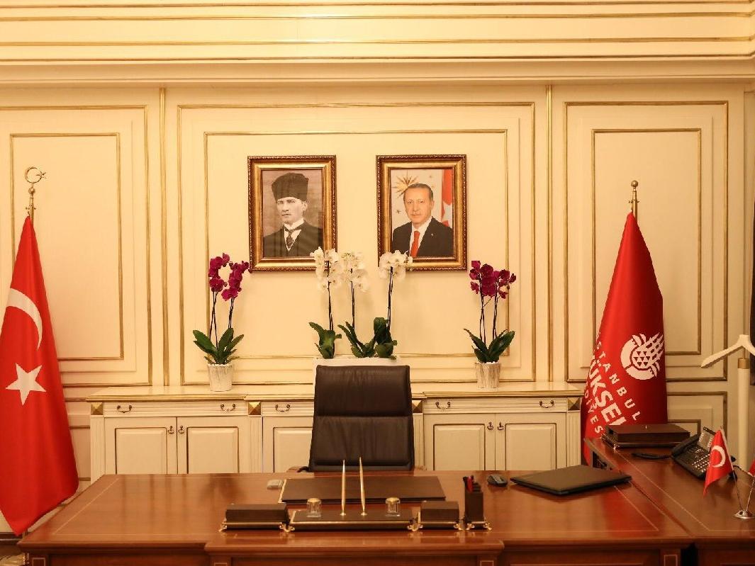 İBB’den Atatürk Portresi ve T.C. açıklaması