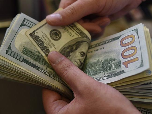 Reuters: Kamu bankaları dün 1 milyar dolardan fazla döviz sattı