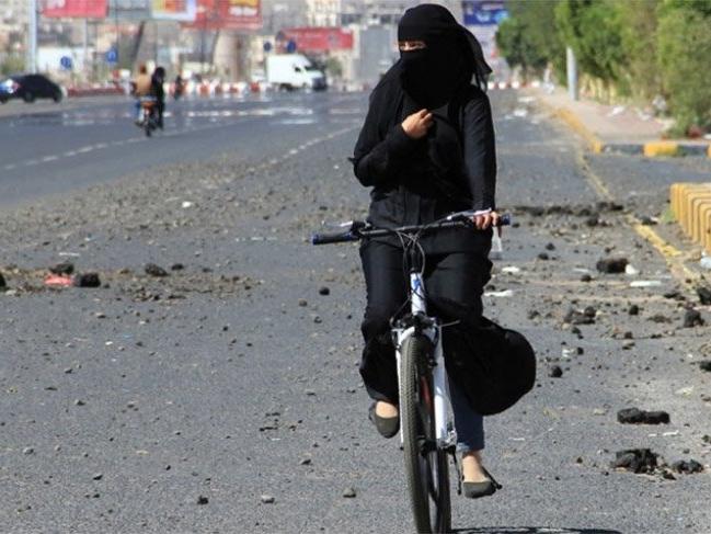 İran'ın İsfahan eyaletinde kadınların bisiklet kullanımı yasaklandı