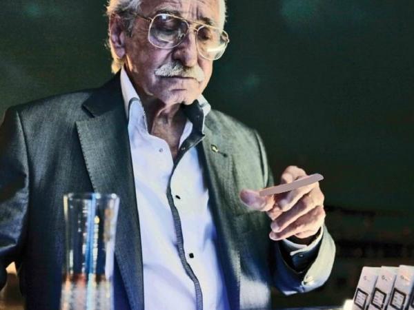 Yazar Vefa Zat hayatını kaybetti