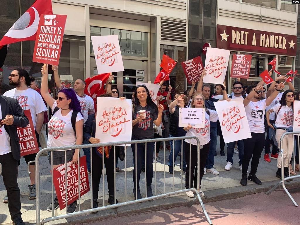 New York'ta Türk Günü coşkuyla kutlandı: Tansiyon yükseldi