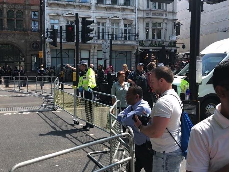 Londra'da panik... Başbakanlık ofisi kapatıldı: Polisler akın etti
