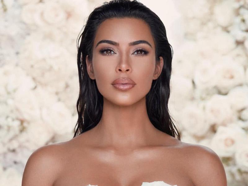 Kim Kardashian'dan Mrs. West koleksiyonu