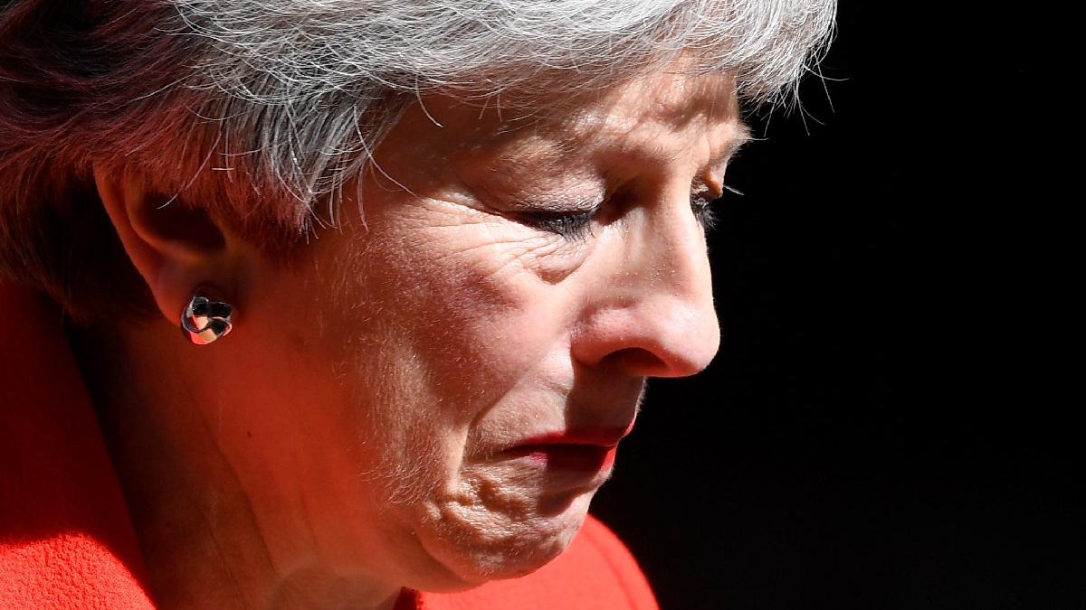 Son dakika... İngiltere Başbakanı May'den istifa kararı