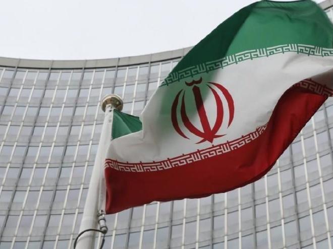 İran'da meclis başkanı tekrar Laricani oldu
