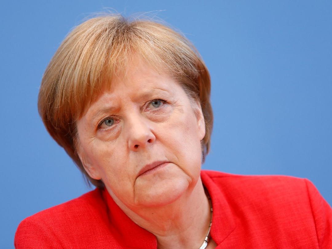 Merkel'den kafaları karıştıran açıklama: Karanlık güçler yükseliyor