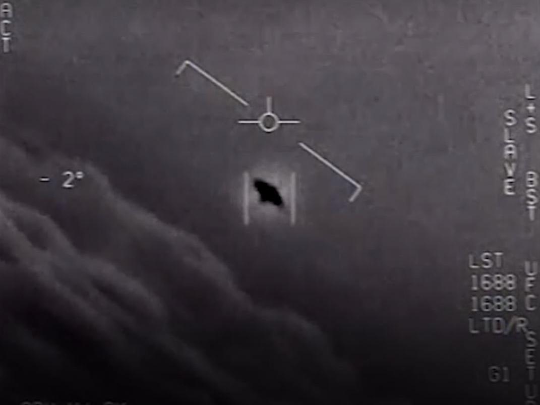 Donanma pilotları konuştu: Motoru olmayan UFO'lar gördük