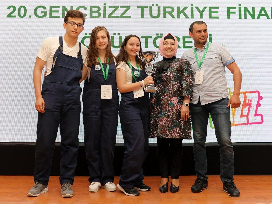 Türkiye’nin tek ve en kapsamlı lise girişimcilik programı tamamlandı
