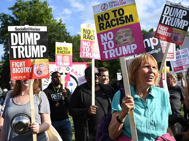 Londra'da Trump karşıtı gösteri