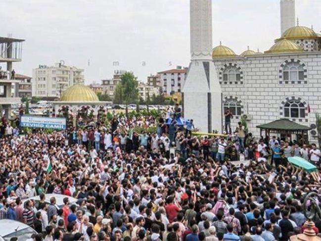 Barış Atay, Reyhanlı'da eski IŞİD'li için yapılan cenaze törenini Meclis'e taşıdı