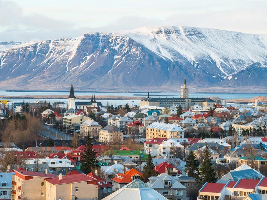 İzlanda nerede? İzlanda'nın nüfusu kaç kişi? İzlanda'nın haritadaki yeri...