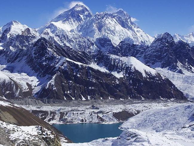 Everest'te bu sezon ölenlerin sayısı 11'e yükseldi