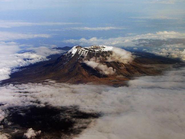 Afrika'nın en yüksek dağı Kilimanjaro