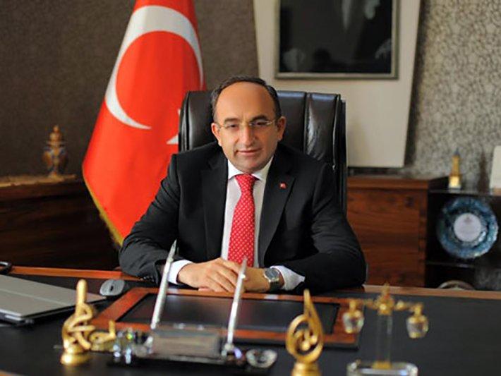 AKP'li başkan kullanamayacağı makama 221 bin lira harcamış