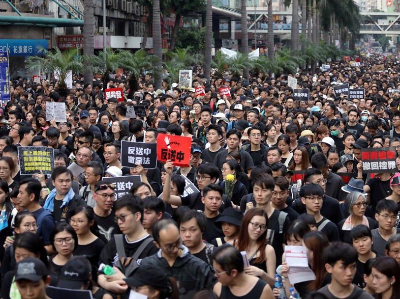 Hong Kong'ta gösteriler devam ediyor