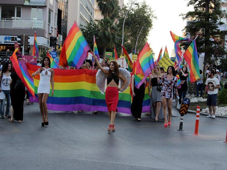 LGBT yürüyüşüne valilikten yasak