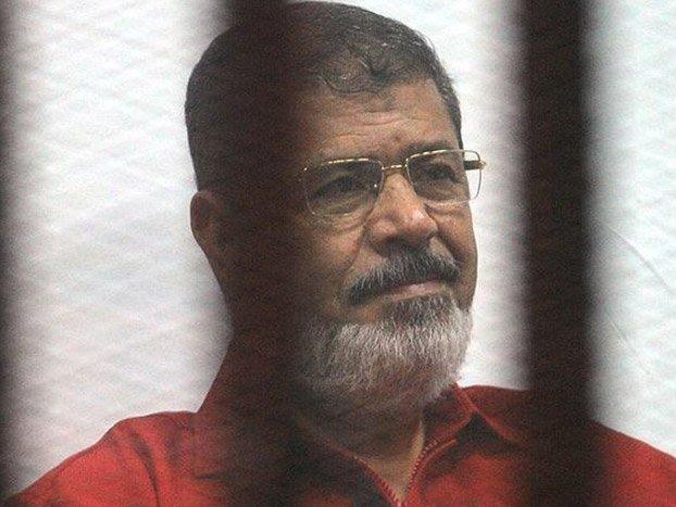 Mısır’ın devrik lideri Mursi mahkemede öldü!