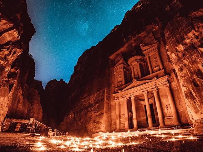 Yüzlerce yıl unutulduktan sonra bulunan görkemli kent Petra