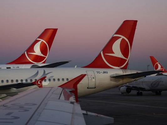 İstanbul- Konya uçağı Antalya'ya iniş yaptı