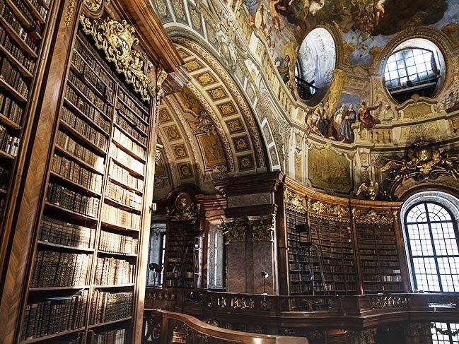 7,5 milyon kitaba sahip 800 yıllık kütüphane