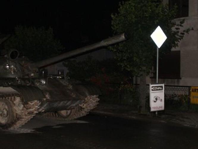 Şaka değil: Alkollü tank şoförü gözaltına alındı!