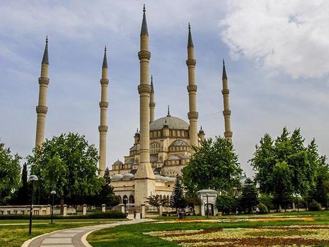 Adana'nın sembollerinden Sabancı Merkez Camii
