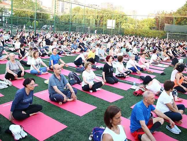 Kadıköy'de 5. Uluslararası Yoga Günü
