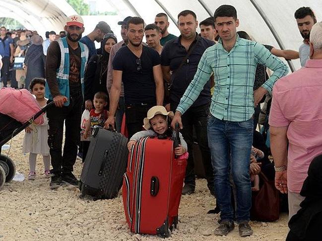 AKP: 3 milyon 657 bin Suriyeliye maaş verilmiyor yardım yapılıyor