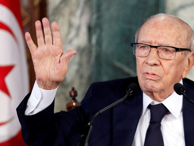 Tunus'ta şok gelişme: Cumhurbaşkanı hastaneye kaldırıldı