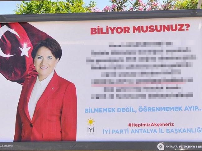 Antalya'da İYİ Parti'den, FETÖ davasına pankartlı cevap!