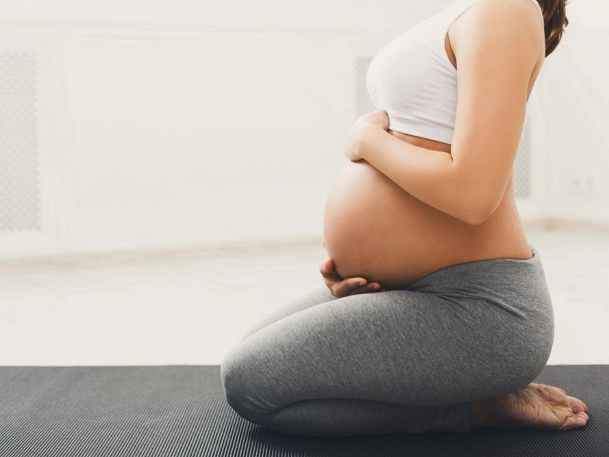Hamilelik çatlakları nasıl geçer?