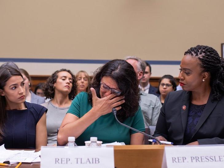 Trump'tan kadın kongre üyelerine ırkçı saldırı