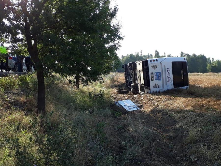 Afyonkarahisar'da yolcu otobüsü devrildi: Çok sayıda yaralı var
