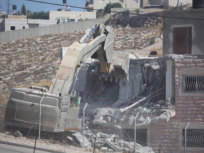 İsrail Doğu Kudüs'te evleri yıkmaya başladı