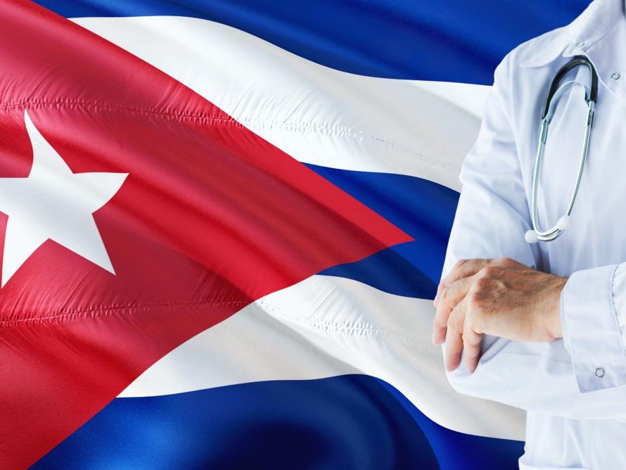 Küba'da 104 ülkeden 500 öğrenci doktorluk eğitimini tamamladı
