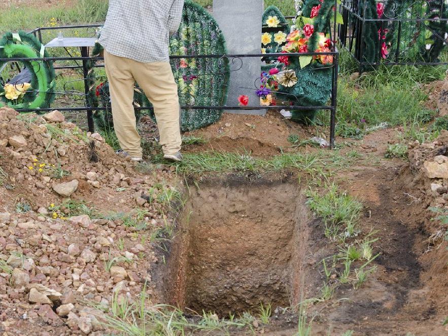 Mezarlıkta 25 bebek cesedi bulundu